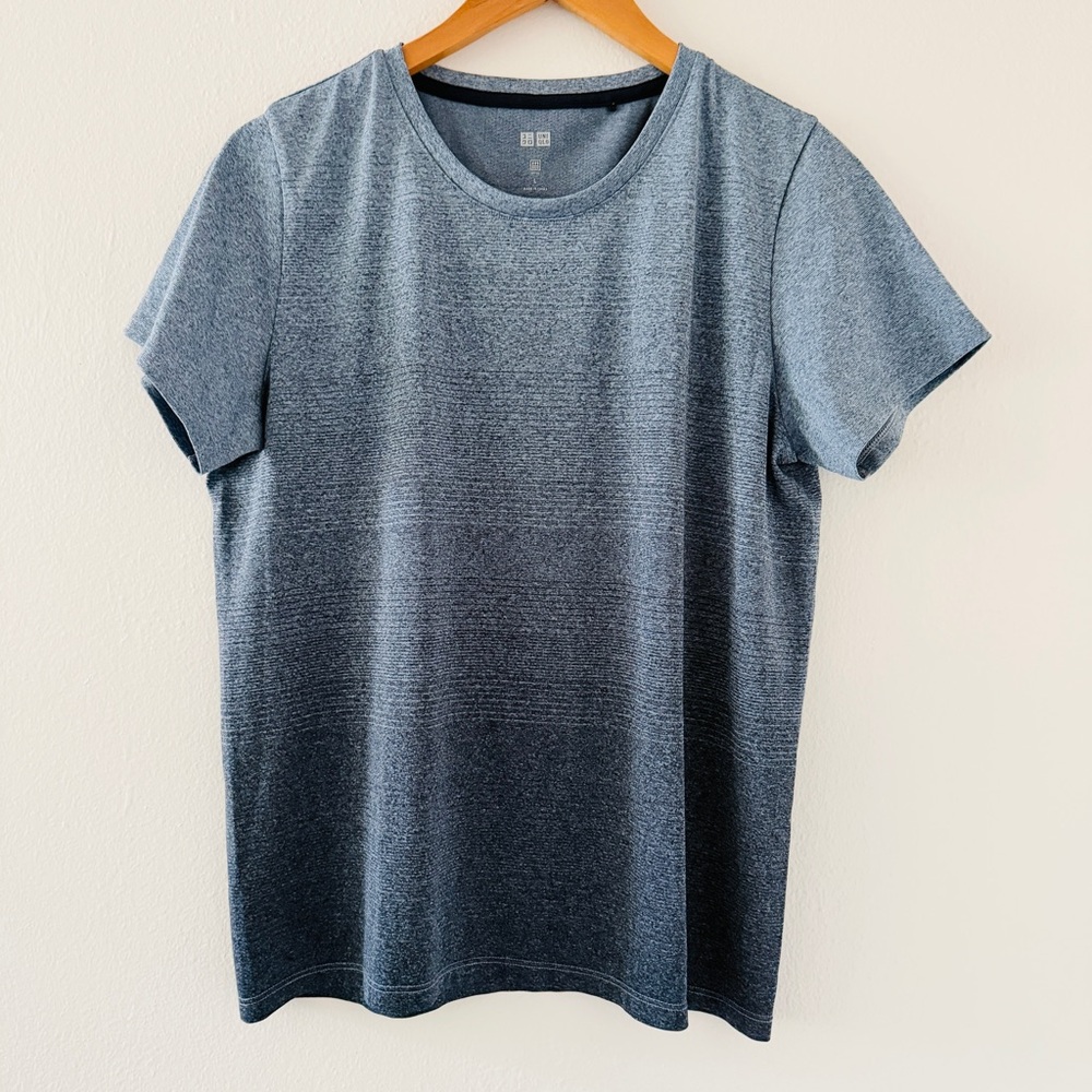 Uniqlo Dry Ex Crew Neck Blue Gradient Ombré Workout Short Sleeve Shirt